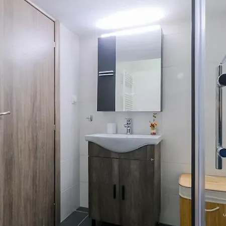 Kiveli Boutique With 2-bdrms Appartement *
