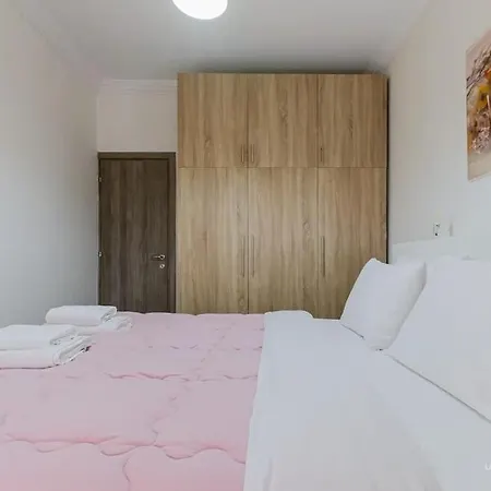 Lägenhet Kiveli Boutique With 2-bdrms